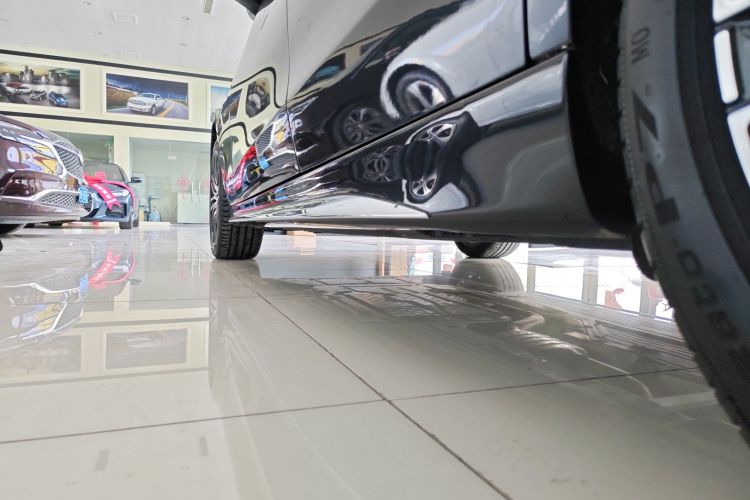 奔驰C级 2023款 改款二 C 260 L 运动版局部细节9002