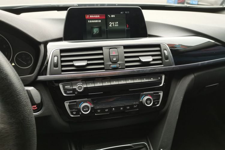 宝马3系GT 2019款 320i 时尚型中控内饰16