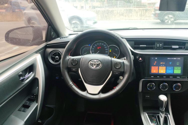 丰田 雷凌 2017款 改款 185T CVT精英版 国V中控内饰13