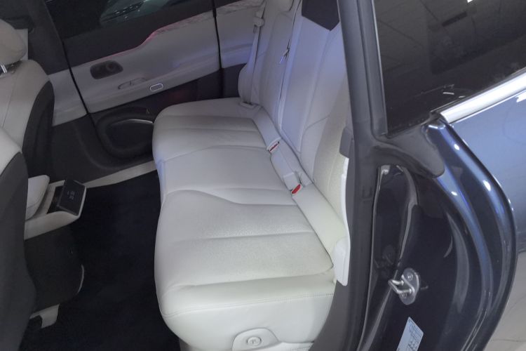 蔚来ET7 2023款 75kWh中控内饰7004