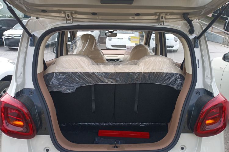 五菱汽车 宏光MINIEV 2025款 四门版 进阶款机舱底盘23