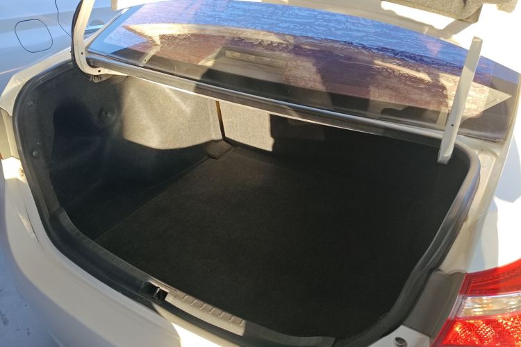 丰田 卡罗拉 2014款 1.6L CVT GL机舱底盘23