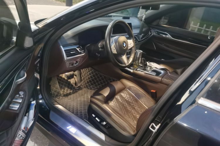 宝马7系 2019款 改款 740Li 尊享型 M运动套装中控内饰7003