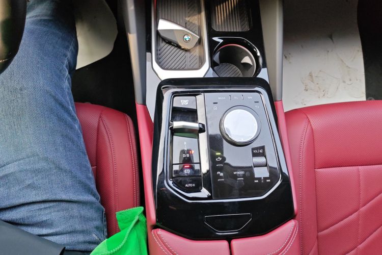 宝马i5 2024款 eDrive 35L M运动套装中控内饰18