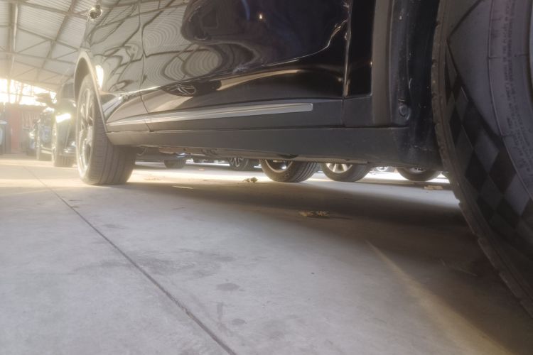 比亚迪 唐新能源 2024款 DM-i 荣耀版 112KM 尊荣型局部细节9001