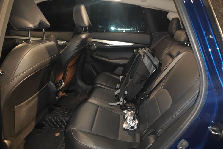 英菲尼迪QX50 2022款 2.0T 两驱领航版中控内饰21