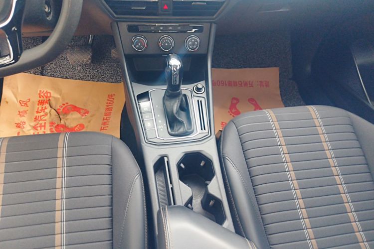 大众 朗逸 2019款 1.5L 自动视野版 国VI中控内饰18