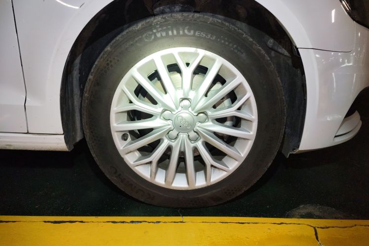 奥迪A3 2016款 Limousine 35 TFSI 进取型车身外观10