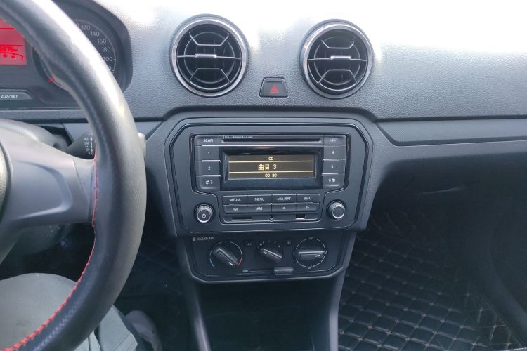 大众 捷达 2017款 1.4L 手动时尚型中控内饰16