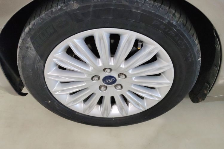 福特 蒙迪欧 2013款 2.0L GTDi200时尚型车身外观35