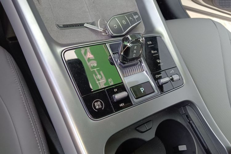 比亚迪 海豹07 DM-i 2025款 智驾版 DM-i 1.5L 125km 尊贵型中控内饰18