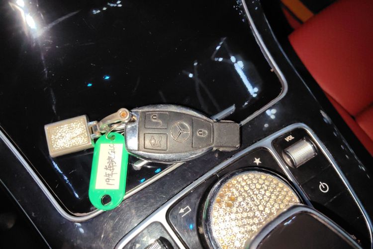 奔驰GLC轿跑 2019款 改款 GLC 200 4MATIC 轿跑SUV中控内饰11