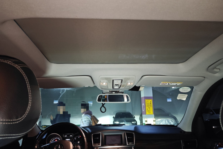 奔驰M级 2014款 ML 350 CDI 4MATIC局部细节22