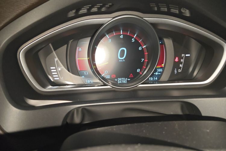 沃尔沃V40 2013款 2.0T 智雅版中控内饰15