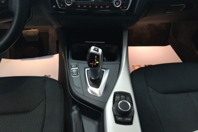 宝马1系(进口) 2016款 120i 领先型局部细节18