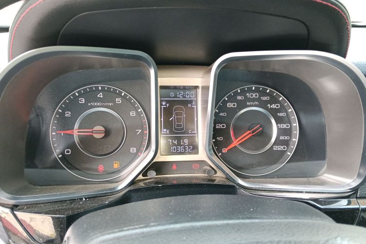 众泰 大迈X5 2015款 1.5T 手动尊贵型 国V中控内饰14