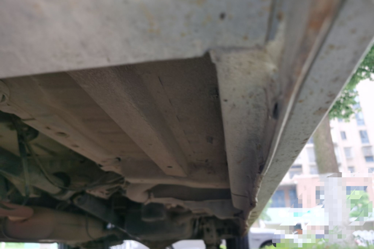 金龙 凯锐浩克 2019款 2.2L M1标准型平顶V22局部细节9004