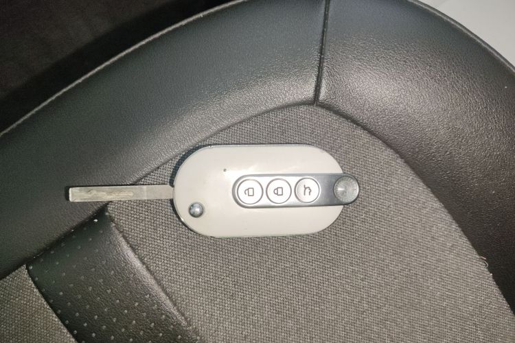 五菱汽车 宏光MINIEV 2022款 GAMEBOY 200km 玩咖款 磷酸铁锂中控内饰7001