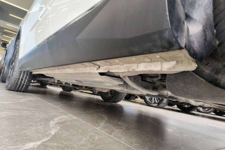 哈弗H6 2021款 第三代 2.0T 自动两驱Max机舱底盘30