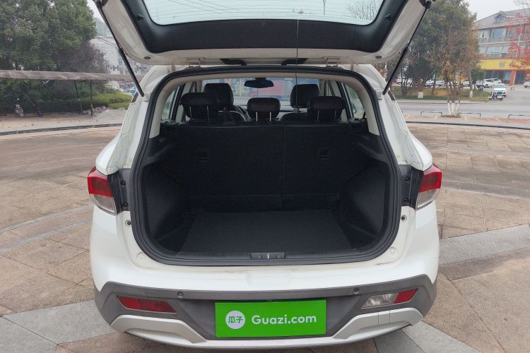 东南DX3 2018款 1.5T CVT尊贵型机舱底盘23