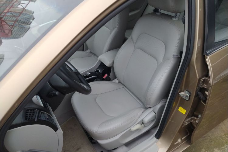 吉利汽车 帝豪 2014款 三厢 1.5L 手动精英型中控内饰19