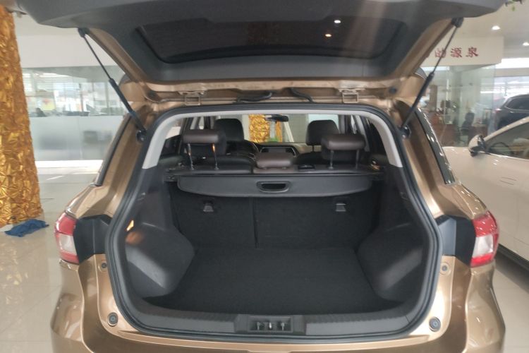 广汽传祺 传祺GS4 2016款 235T G-DCT豪华版机舱底盘23