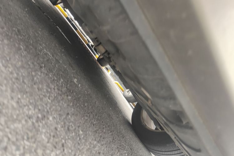 现代 朗动 2013款 1.6L 自动尊贵型局部细节9002