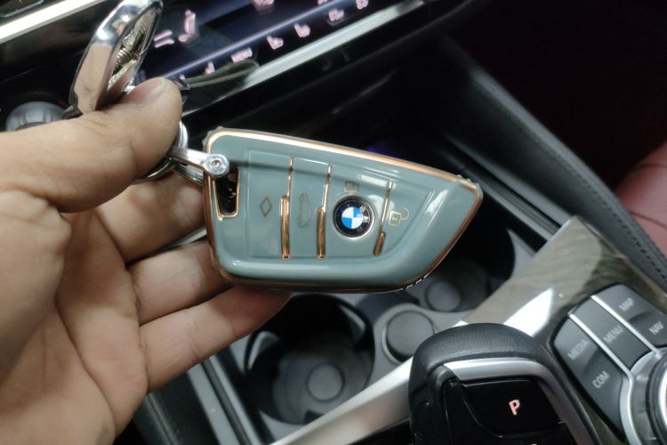 宝马5系 2020款 530Li 尊享型 M运动套装中控内饰11