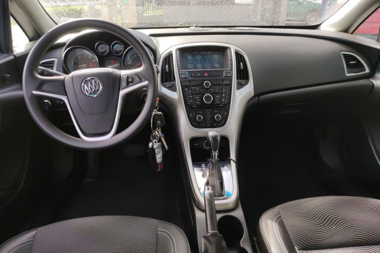 别克 英朗 2014款 XT 1.6L 自动时尚版中控内饰12