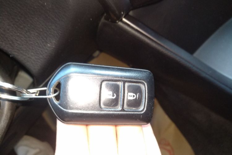 丰田 YARiS L 致炫 2015款 1.5E 自动魅动版中控内饰7001