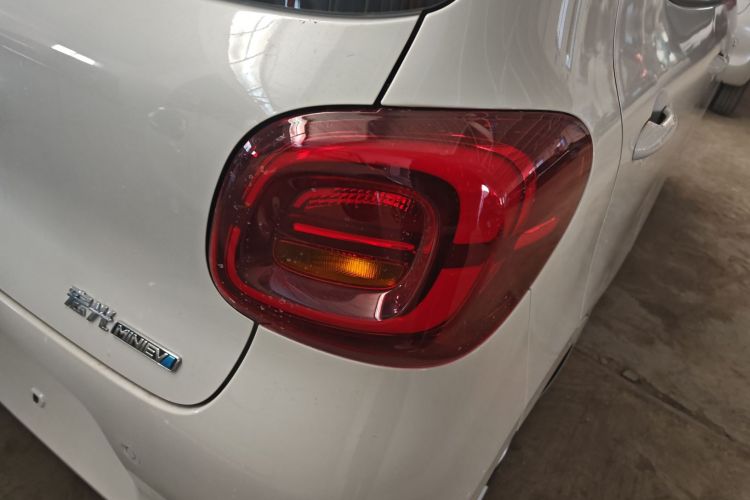 五菱汽车 宏光MINIEV 2025款 四门版 进阶款车身外观9