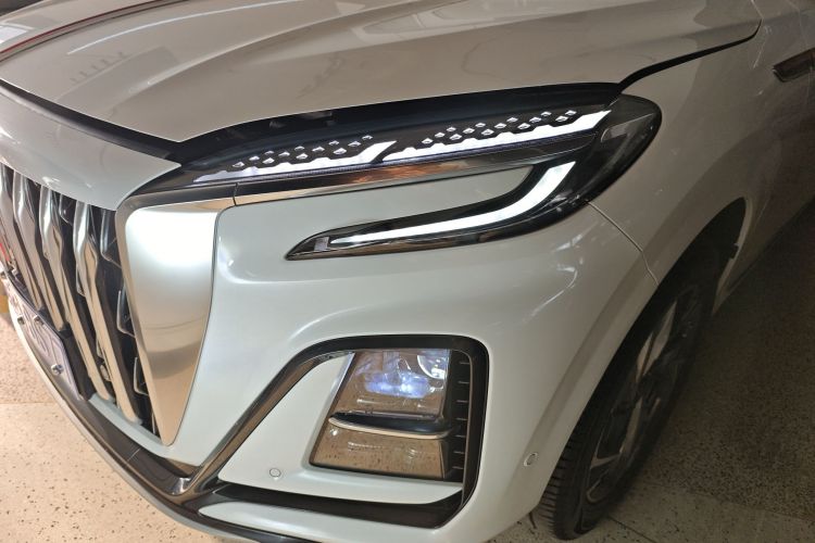 红旗HS3 2023款 2.0T 四驱有为版局部细节36