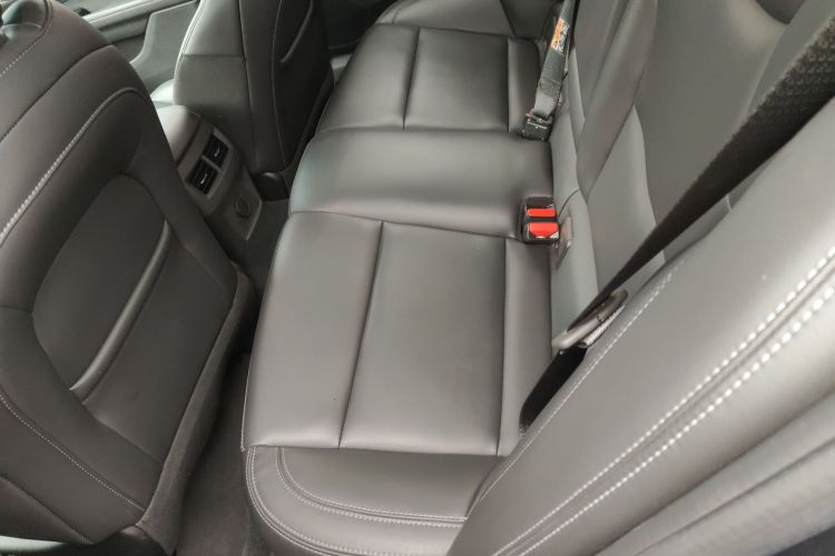 凯迪拉克CT4 2021款 28T 风尚型中控内饰21