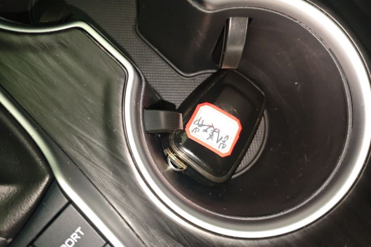 丰田 凯美瑞 2023款 双擎 2.5HG 豪华版中控内饰7001