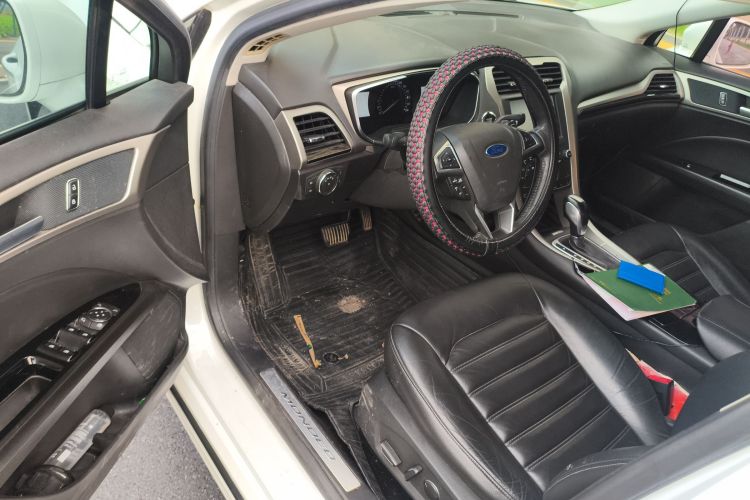 福特 蒙迪欧 2013款 2.0L GTDi200豪华型中控内饰7003