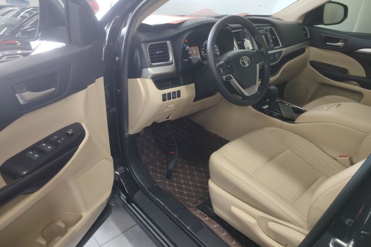 丰田 汉兰达 2018款 2.0T 两驱精英版 5座 国VI中控内饰20