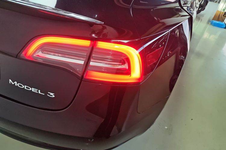 特斯拉 Model 3 2022款 后轮驱动版车身外观9