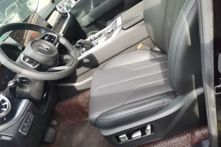 坦克400 2025款 2.0T 汽油版中控内饰19