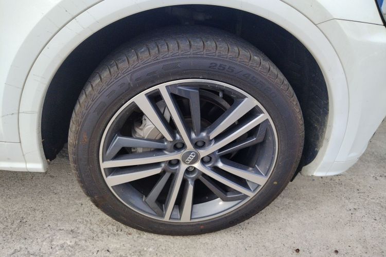 奥迪Q5L 2020款 改款 40 TFSI 荣享时尚型车身外观10