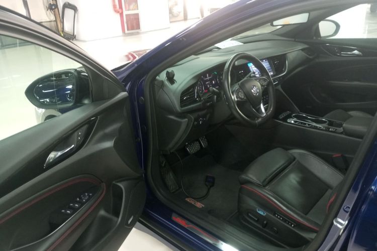 别克 君威 2021款 GS 28T 尊贵型中控内饰20