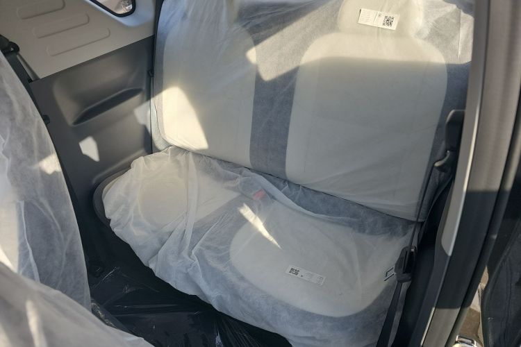 吉利银河 2025款 210km 熊猫卡丁中控内饰21