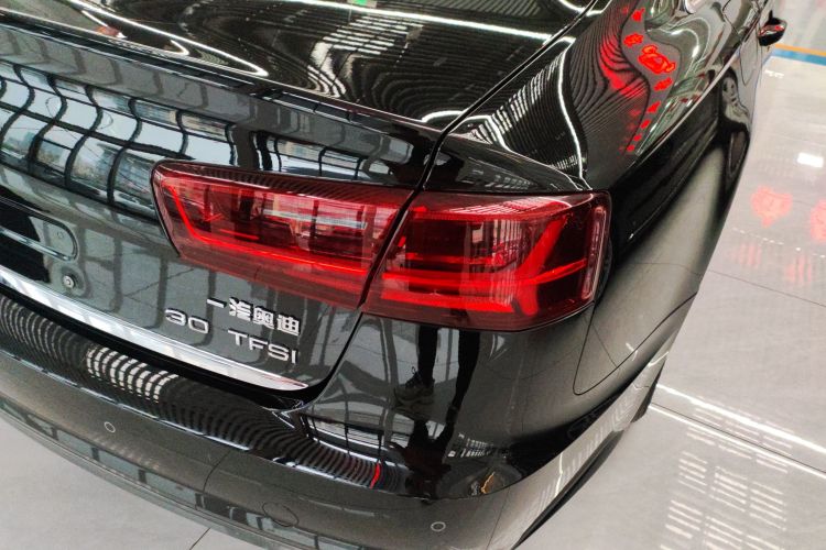 奥迪A6L 2018款 30周年年型 TFSI 进取型车身外观9