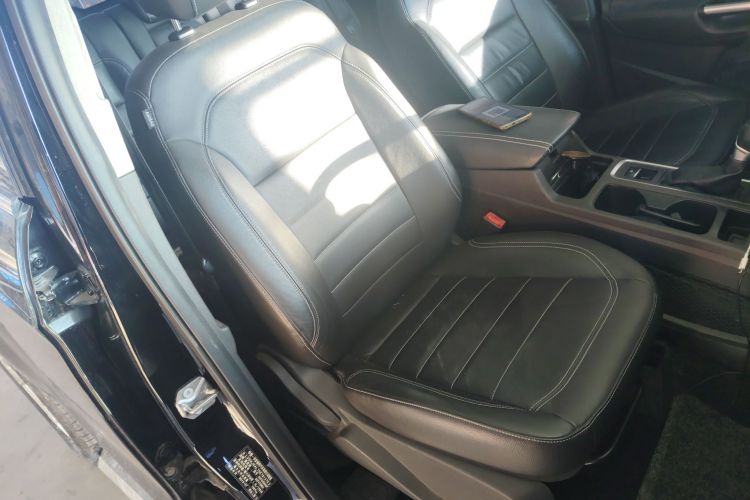 福特 翼虎 2017款 EcoBoost 180 两驱铂翼型局部细节41