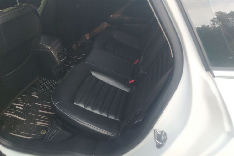 福特 蒙迪欧 2020款 EcoBoost 180 时尚型中控内饰21