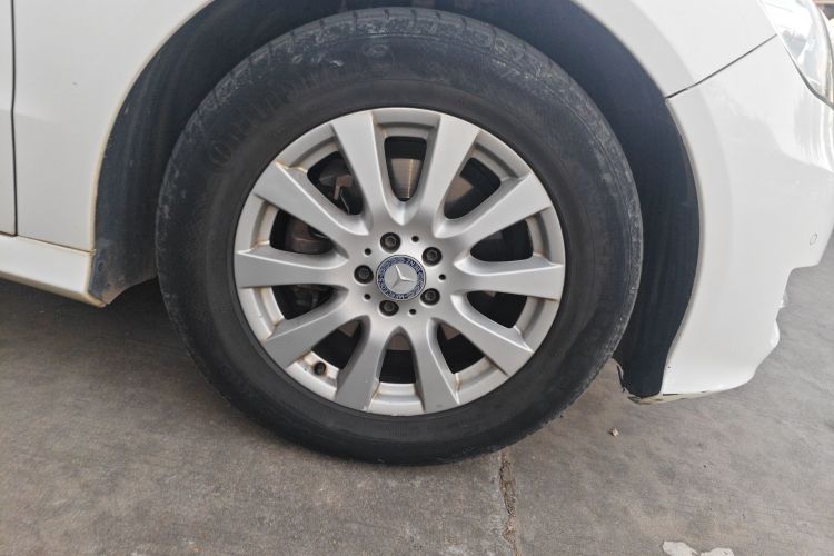 奔驰R级 2014款 R 320 4MATIC 商务型车身外观10