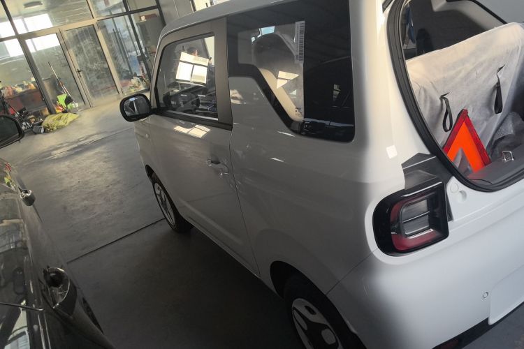 吉利银河 熊猫 2025款 210km 元气熊车身外观4