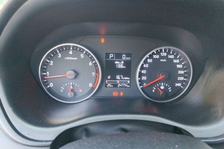 现代 悦动 2020款 1.6L 自动GL悦目版中控内饰14