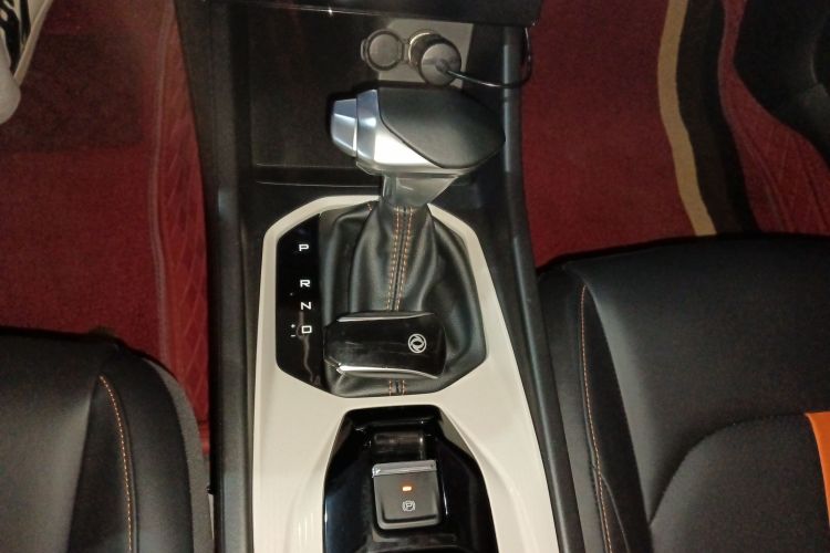 东风风神 奕炫 2023款 马赫版 1.5L 自动追风版中控内饰18