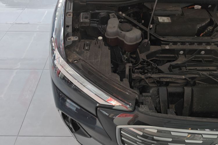 奥迪Q4 e-tron 2024款 40 e-tron 创行版机舱底盘25