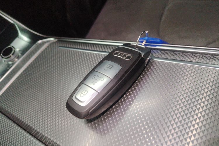 奥迪A6L 2023款 40 TFSI 豪华动感型中控内饰11